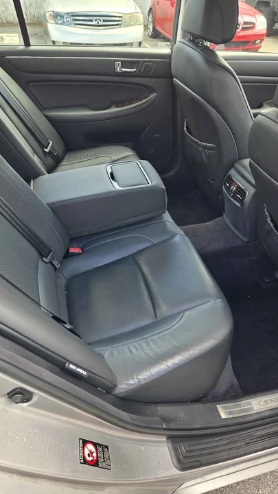 2009 Hyundai Genesis - Image 11 of 14