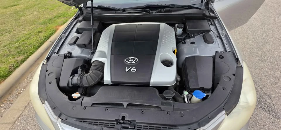 2009 Hyundai Genesis - Image 8 of 11