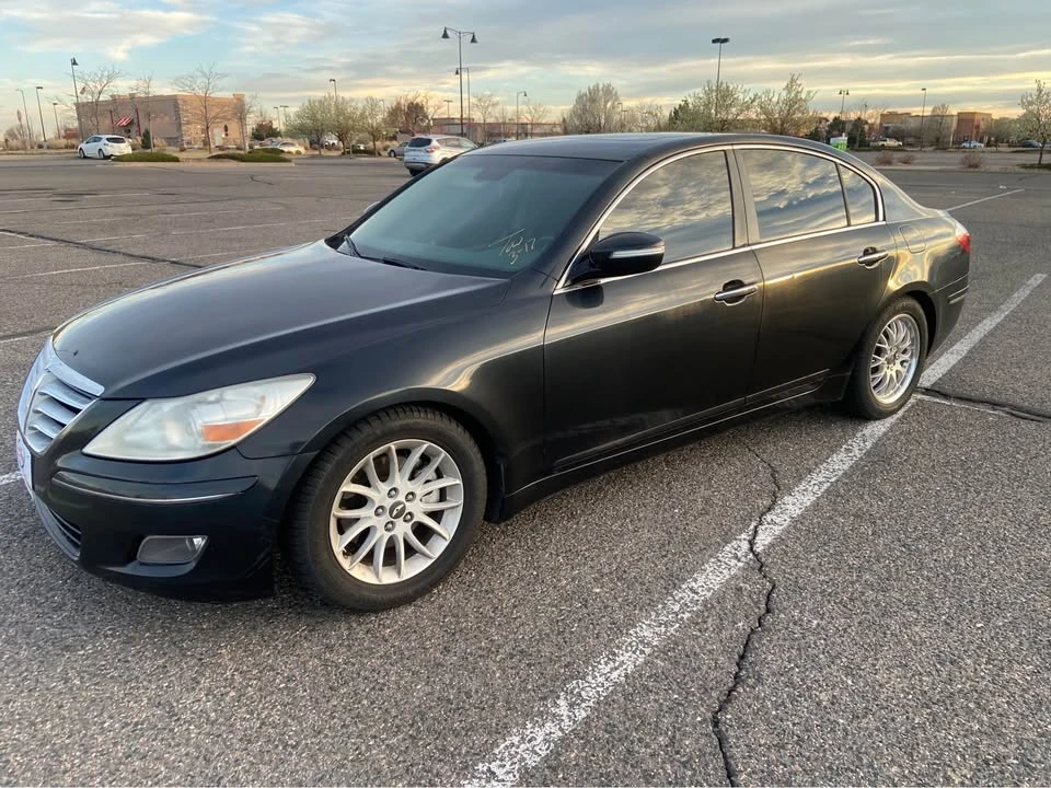 2009 Hyundai Genesis - Image 2 of 8