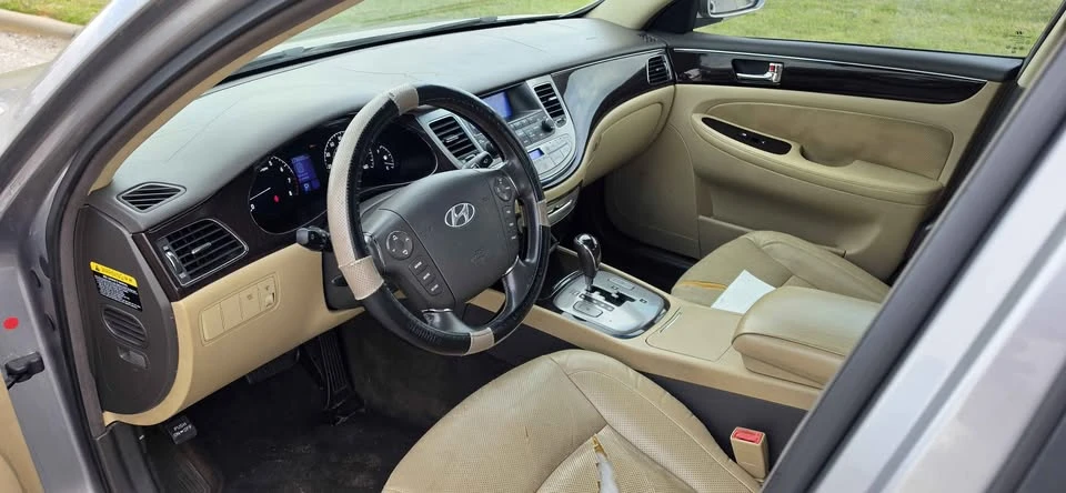 2009 Hyundai Genesis - Image 5 of 11