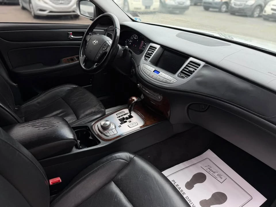 2009 Hyundai Genesis - Image 8 of 18