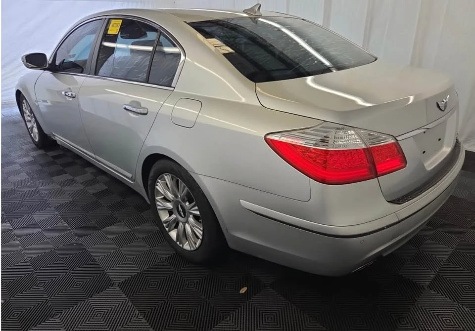 2009 Hyundai Genesis - Image 8 of 8