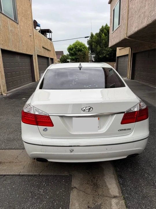 2009 Hyundai Genesis - Image 4 of 9