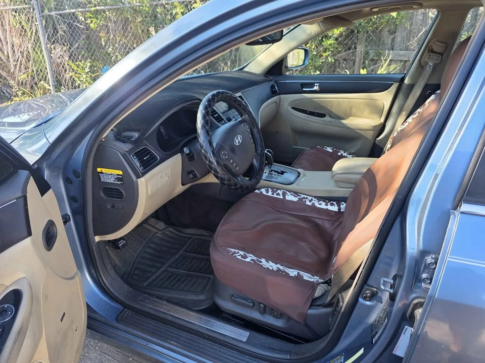 2009 Hyundai Genesis - Image 4 of 8