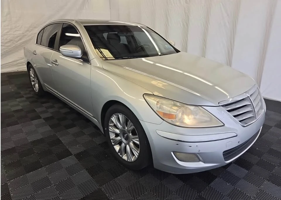 2009 Hyundai Genesis - Image 2 of 8