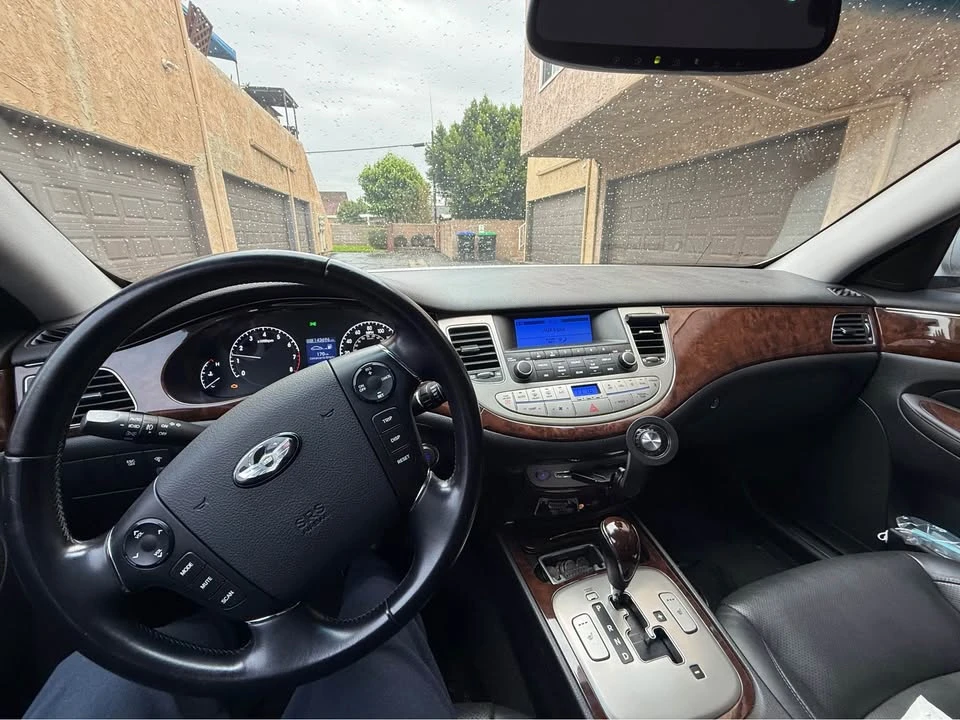 2009 Hyundai Genesis - Image 8 of 9