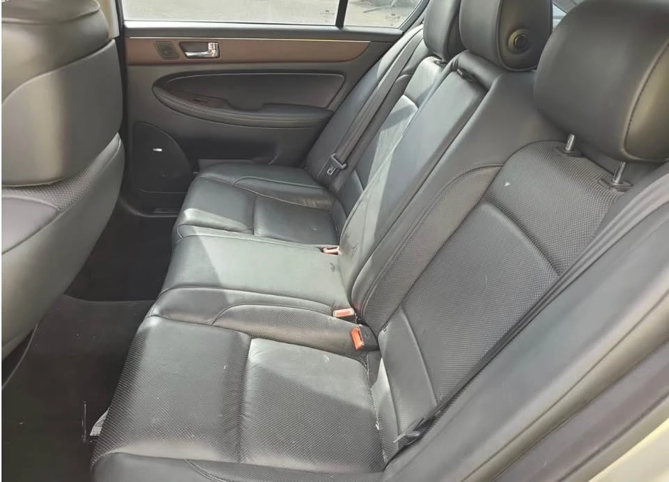 2009 Hyundai Genesis - Image 6 of 8