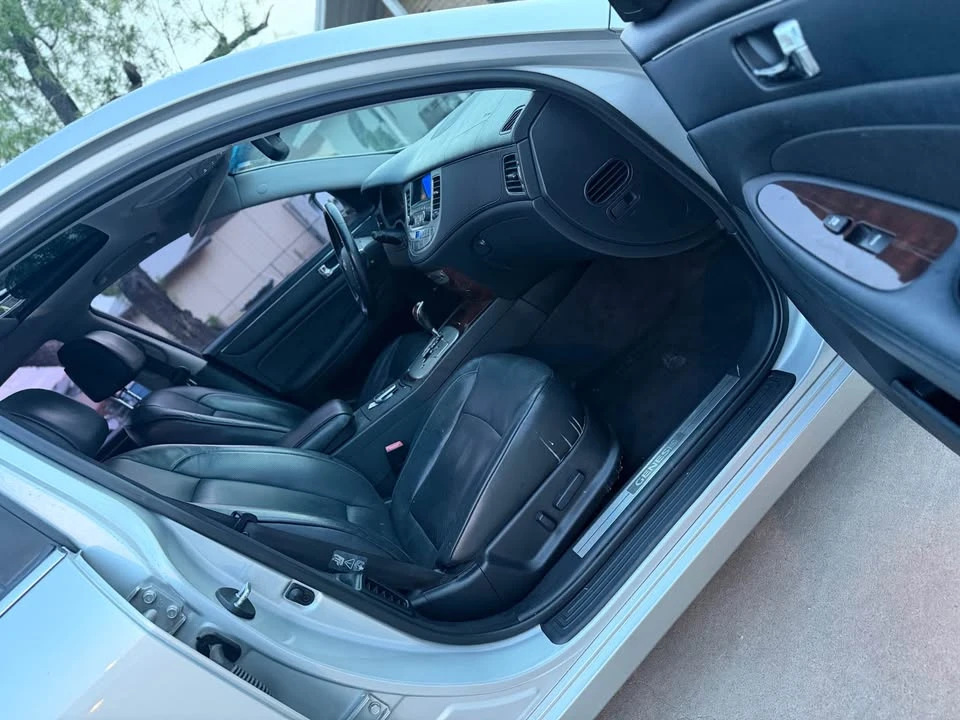 2009 Hyundai Genesis - Image 7 of 14