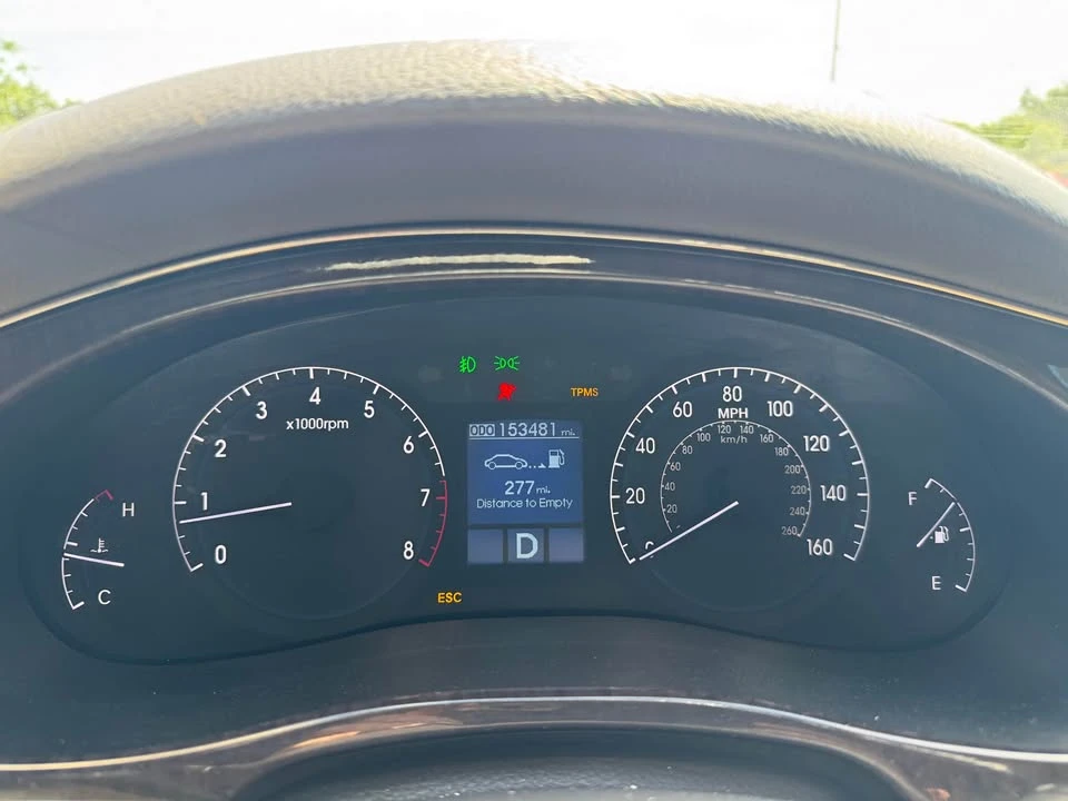 2009 Hyundai Genesis - Image 11 of 12