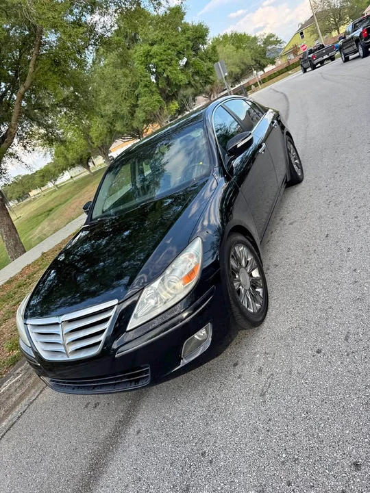 2009 Hyundai Genesis - Image 2 of 11