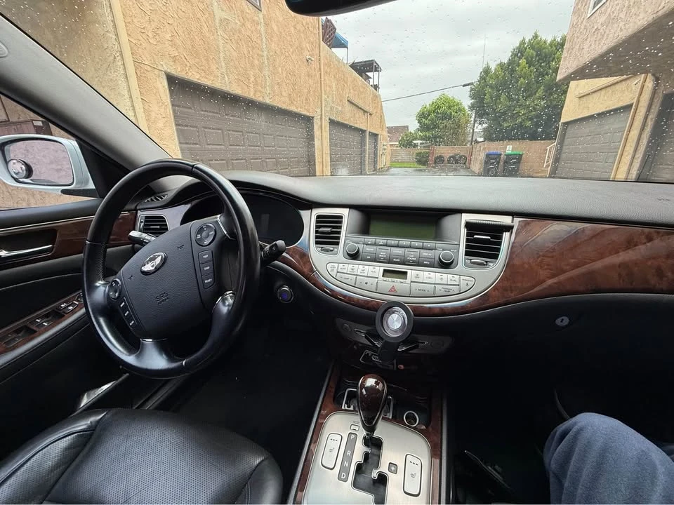 2009 Hyundai Genesis - Image 7 of 9