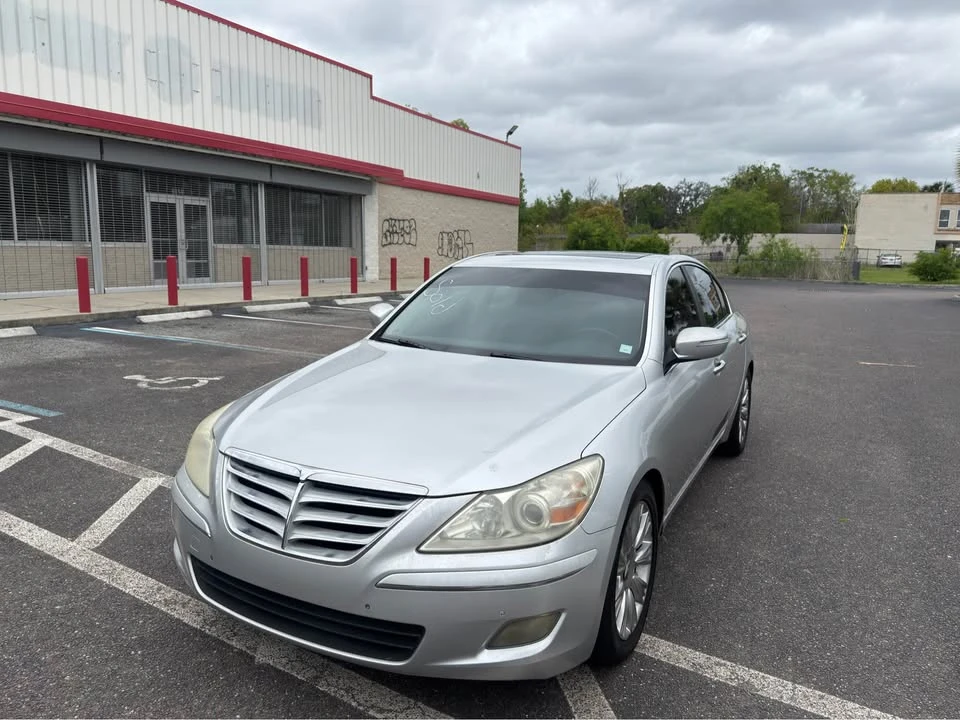 2009 Hyundai Genesis - Image 2 of 11