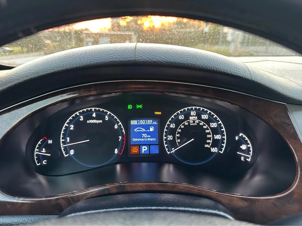 2009 Hyundai Genesis - Image 9 of 10