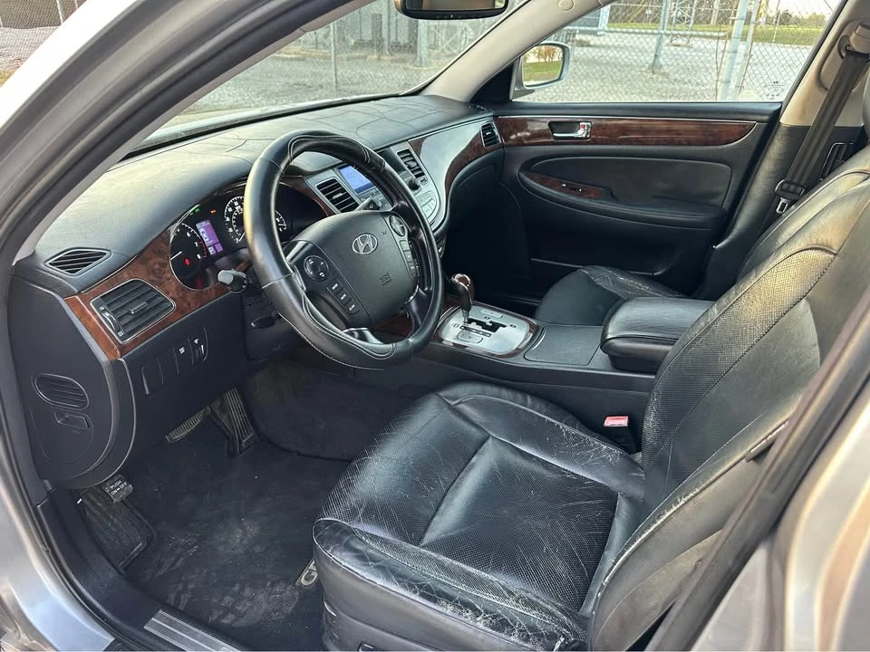 2009 Hyundai Genesis - Image 6 of 10