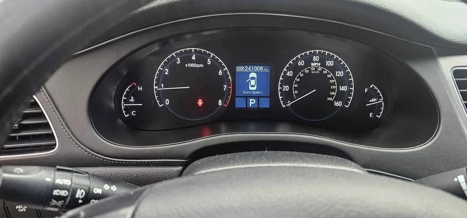 2009 Hyundai Genesis - Image 8 of 8