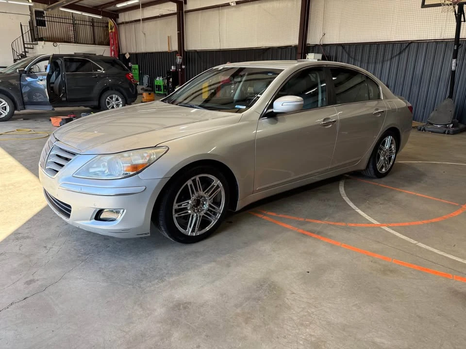 2009 Hyundai Genesis - Image 2 of 9