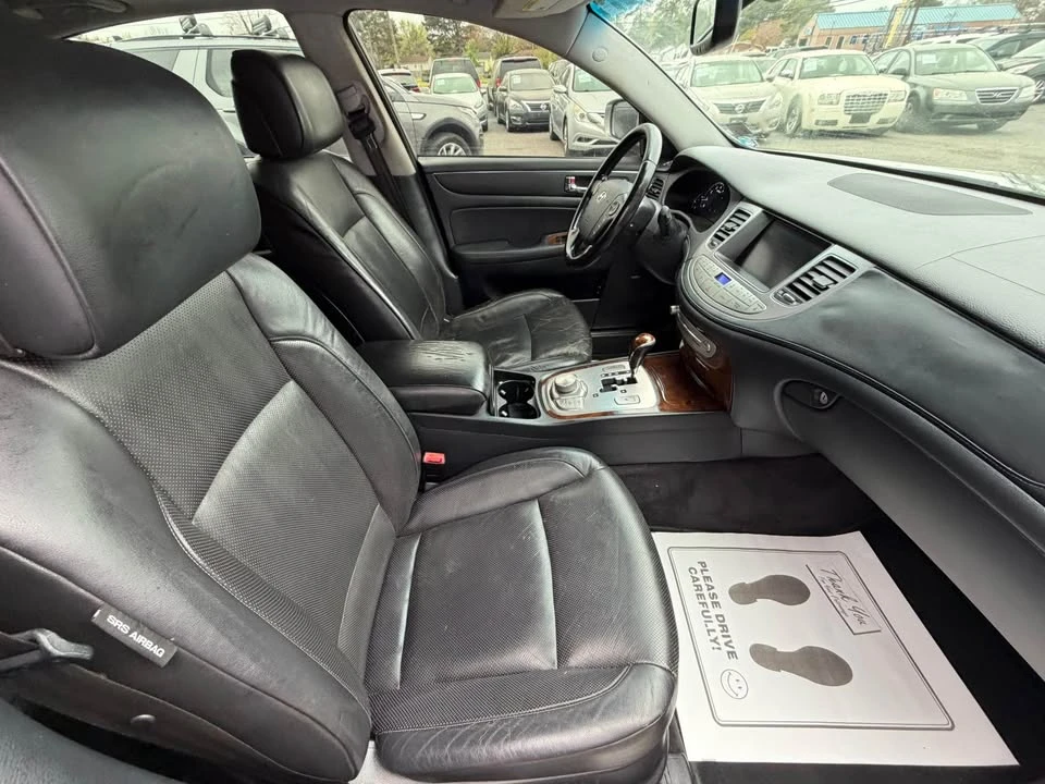 2009 Hyundai Genesis - Image 14 of 18