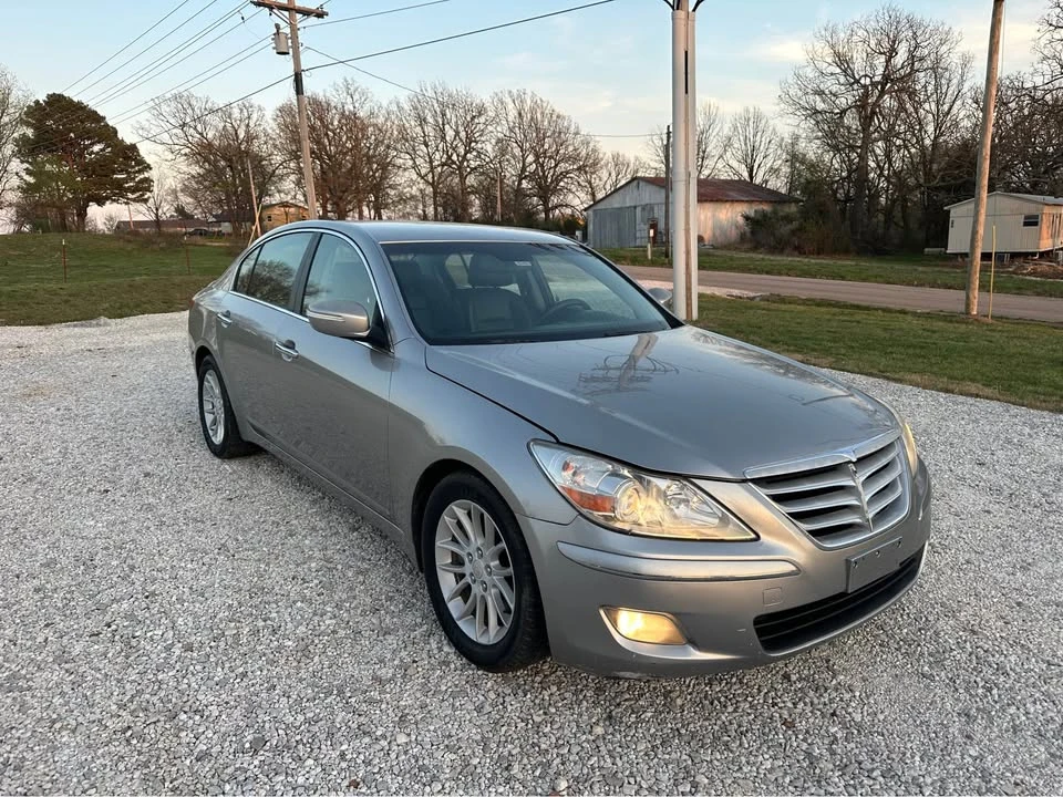 2009 Hyundai Genesis - Image 2 of 10