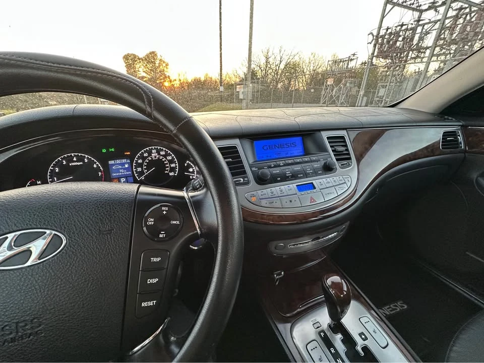2009 Hyundai Genesis - Image 10 of 10