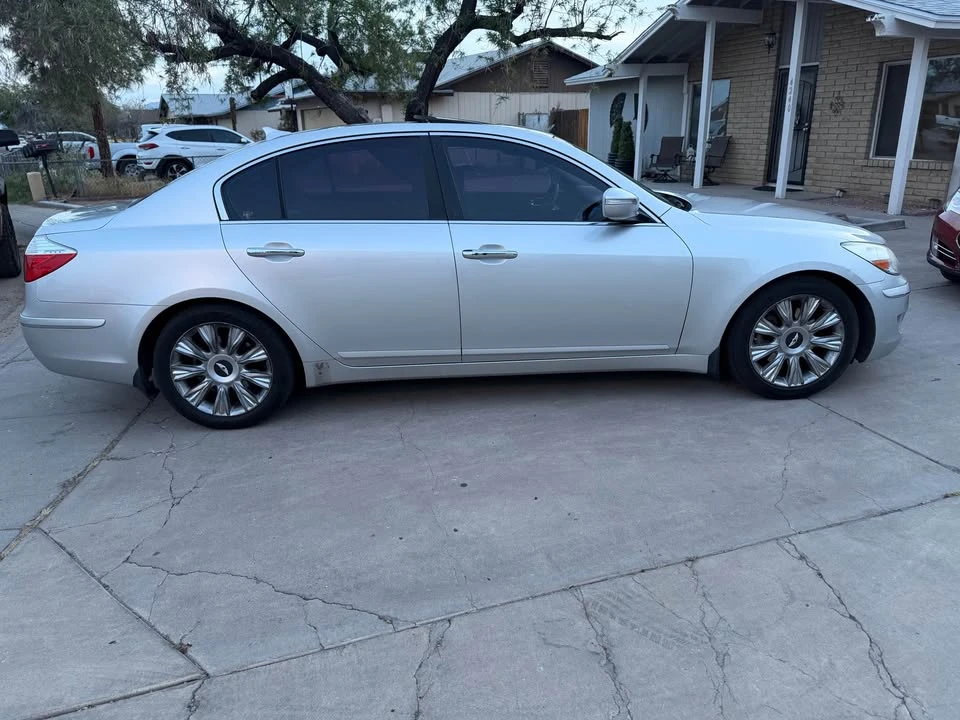2009 Hyundai Genesis - Image 2 of 14