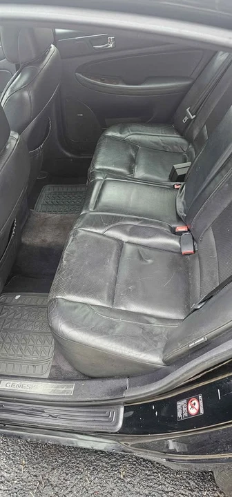 2009 Hyundai Genesis - Image 6 of 8