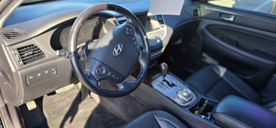 2009 Hyundai Genesis - Image 6 of 8