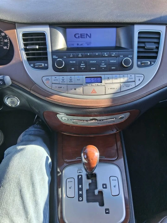 2009 Hyundai Genesis - Image 11 of 11