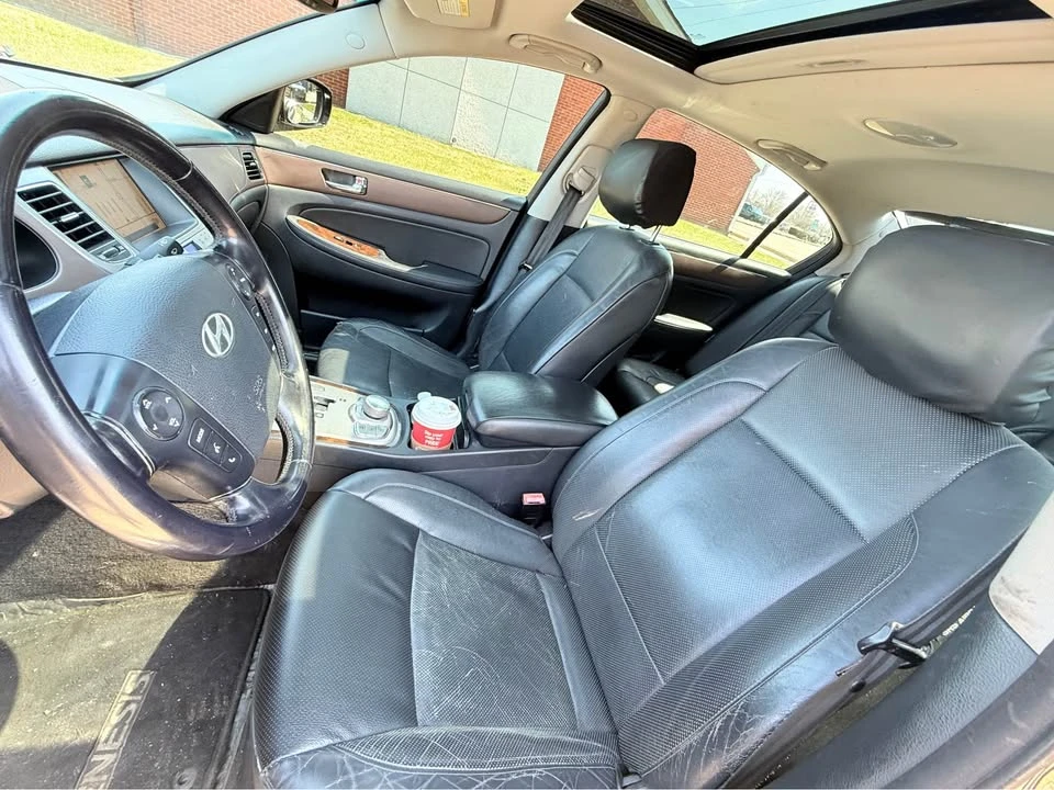2009 Hyundai Genesis - Image 13 of 15
