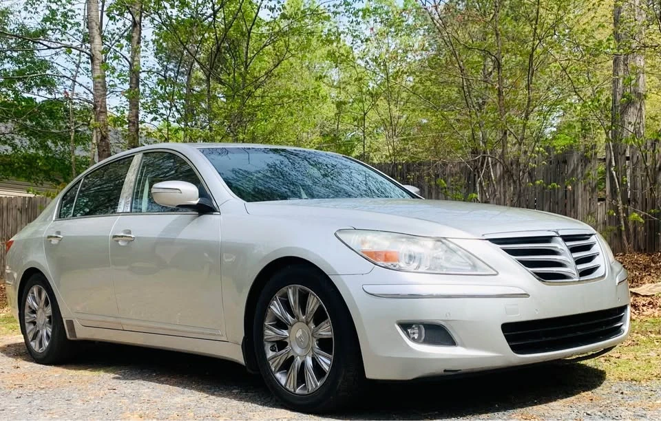 2009 Hyundai Genesis - Image 3 of 14