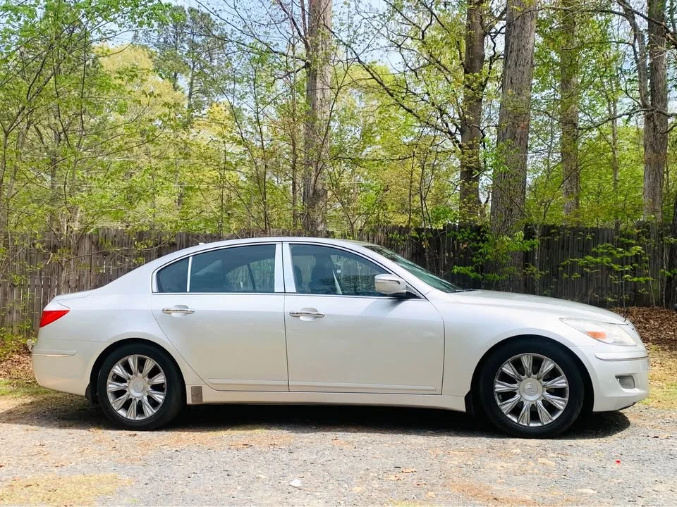 2009 Hyundai Genesis - Image 2 of 14