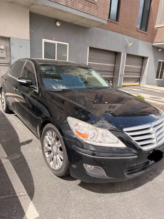 2009 Hyundai Genesis - Image 2 of 3