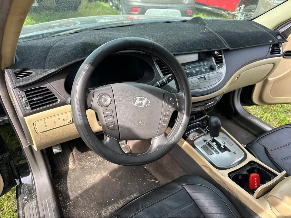 2009 Hyundai Genesis - Image 14 of 20