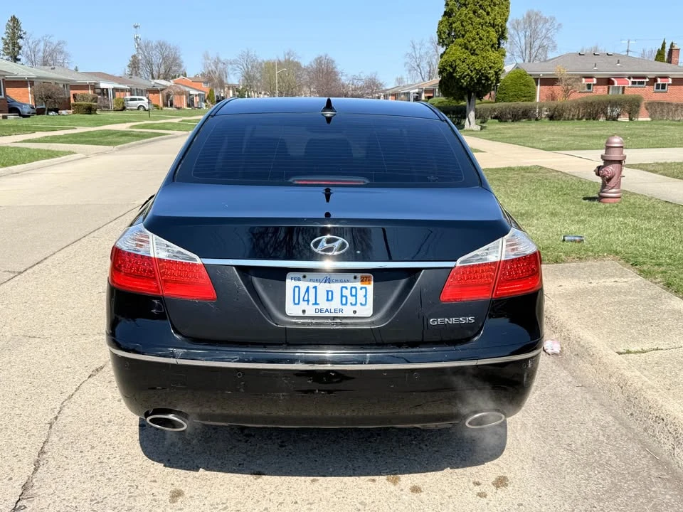 2009 Hyundai Genesis - Image 6 of 15