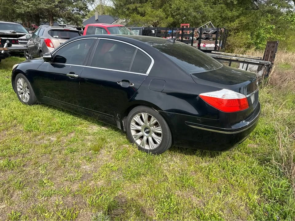 2009 Hyundai Genesis - Image 5 of 20