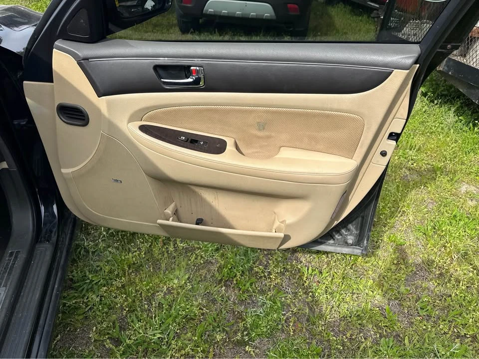2009 Hyundai Genesis - Image 20 of 20