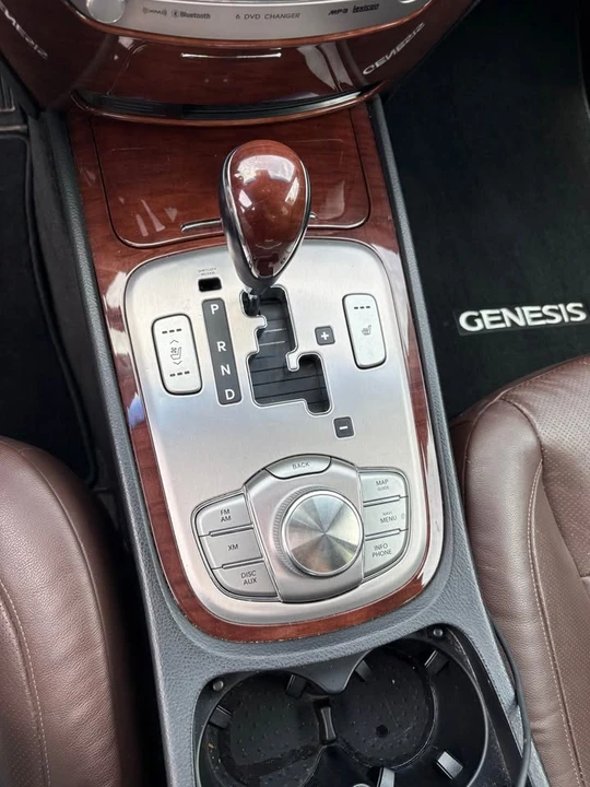 2009 Hyundai Genesis - Image 14 of 20