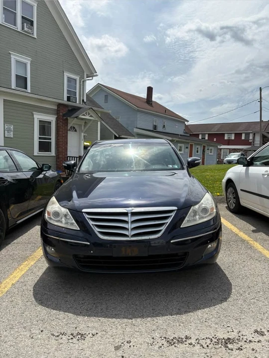 2009 Hyundai Genesis - Image 2 of 20