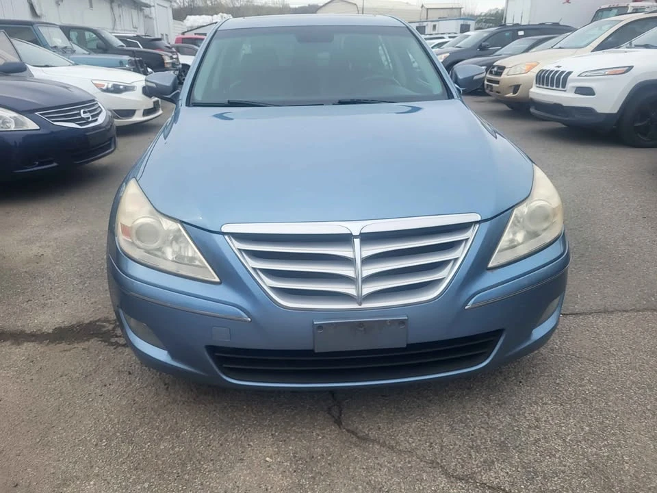 2009 Hyundai Genesis - Image 2 of 13