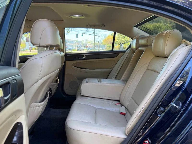 2009 Hyundai Genesis - Image 12 of 15