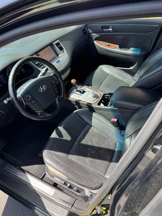 2009 Hyundai Genesis - Image 4 of 6