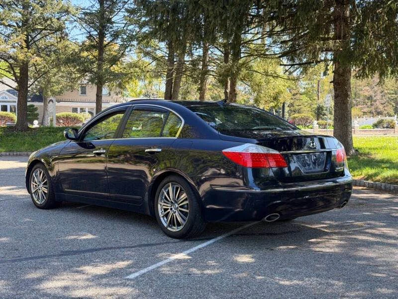 2009 Hyundai Genesis - Image 2 of 15