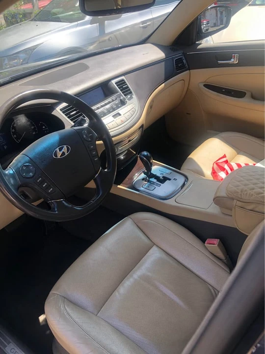 2009 Hyundai Genesis - Image 10 of 13