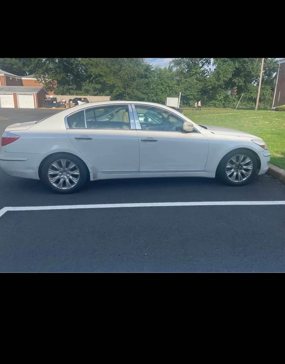 2009 Hyundai Genesis - Image 3 of 7