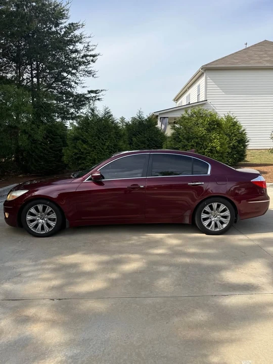 2009 Hyundai Genesis - Image 14 of 17