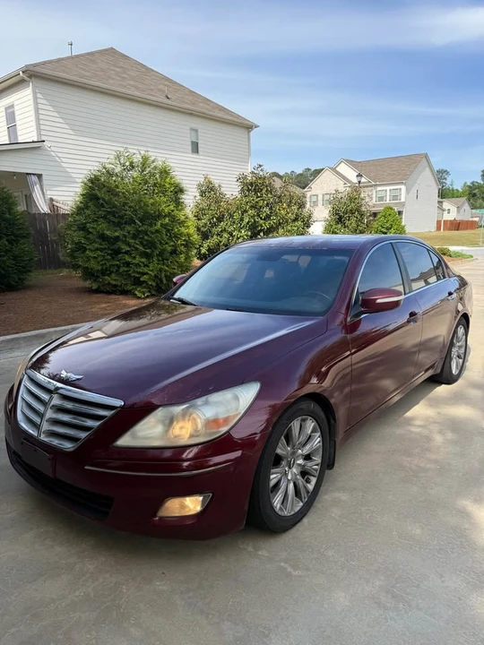 2009 Hyundai Genesis - Image 2 of 17