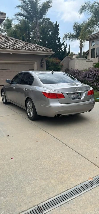 2009 Hyundai Genesis - Image 12 of 15
