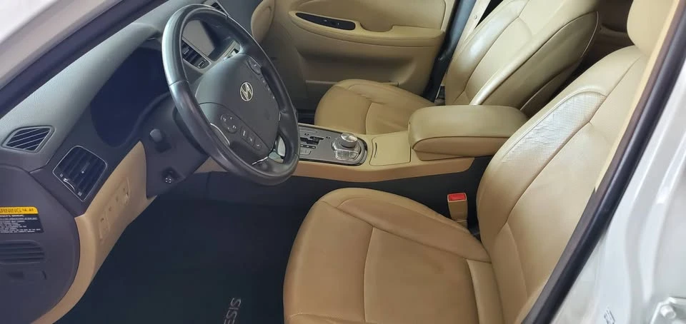 2009 Hyundai Genesis - Image 6 of 12