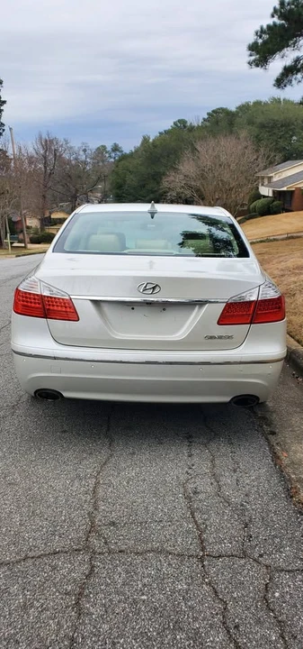 2009 Hyundai Genesis - Image 2 of 12