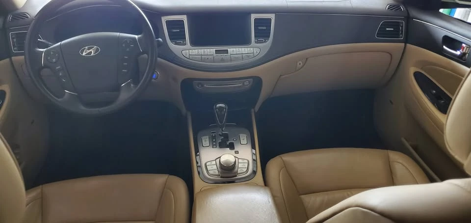 2009 Hyundai Genesis - Image 5 of 12