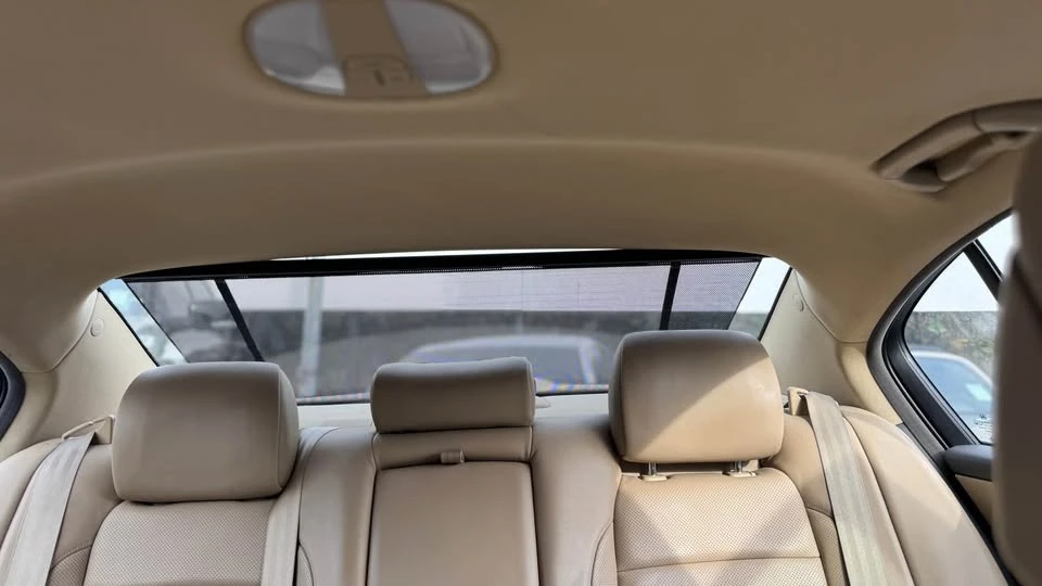2009 Hyundai Genesis - Image 10 of 13